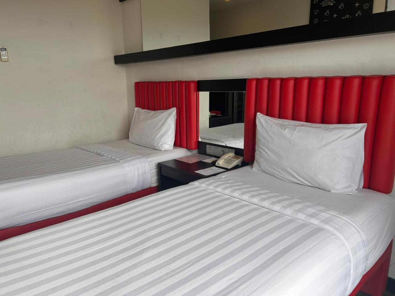 Kalya Hotel Bandung Dago Exterior foto